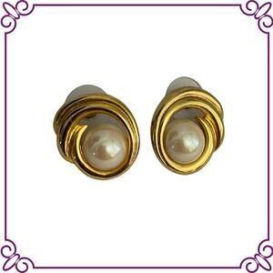 Vintage 1980s 1990s Faux Pearl & Gold Tone Pierced Earrings